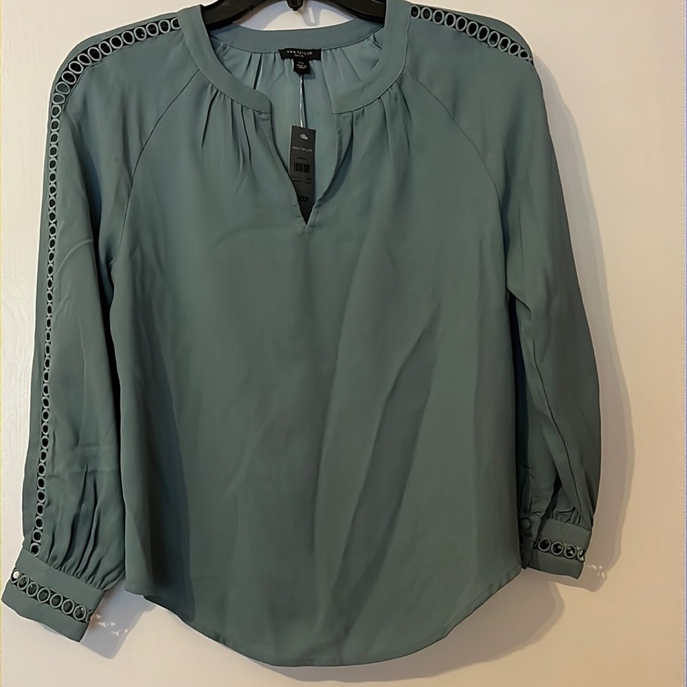 Keyhole Popover Petite Blouse